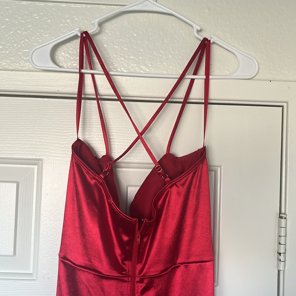 Red Windsor formal dress, size 5/6 - Picture 2 of 2
